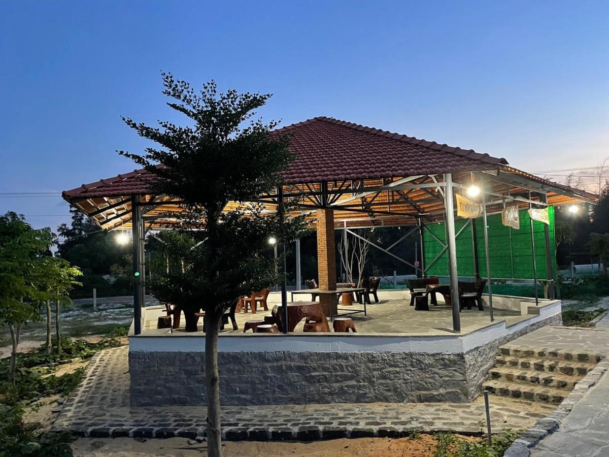 Duc Luu Quang Hotel Binh Thuan Tuy Phong Buitenkant foto